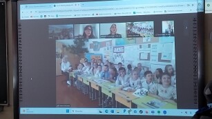 spotkanie online uczniów klasy 3b z rówieśnikami z sp26 w Łucku na Ukrainie - aplikacja zoom